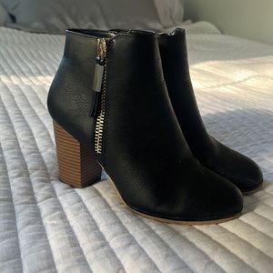 Apt. 9- Defined Comfort heel booties, size: women’s 6 1/2 worn once, gifted